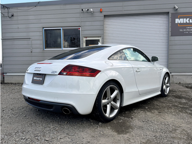 TTクーペ2.0 TFSI クワトロ 4WD