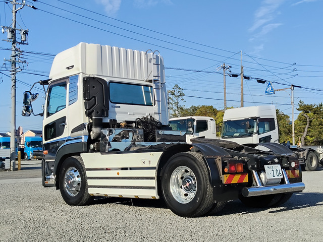 クオントレーラーヘッド