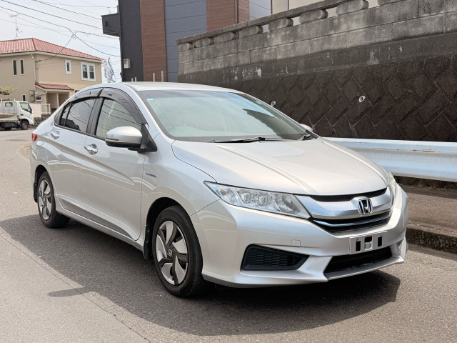 グレイス1.5 ハイブリッド LX