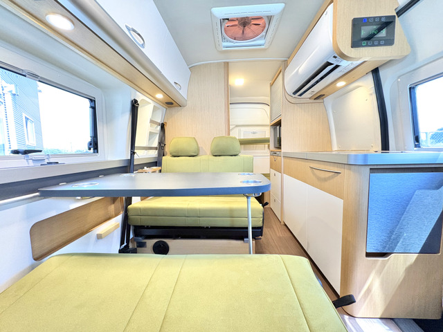 ハイエースバン