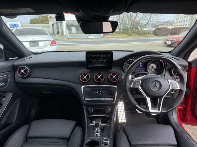 CLAクラスAMG CLA45 4マチック 4WD