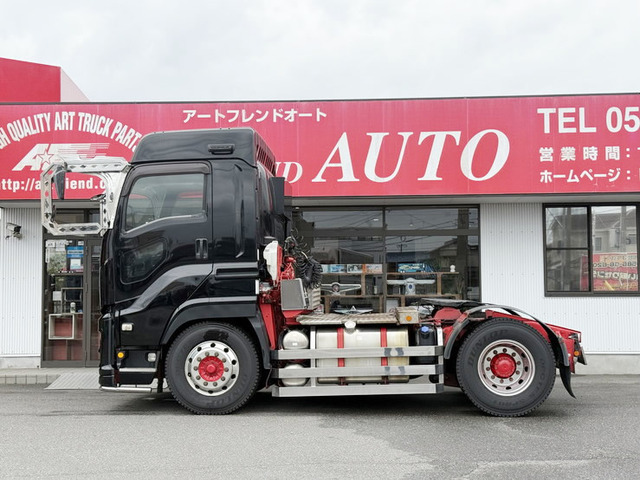 ギガトレーラーヘッド