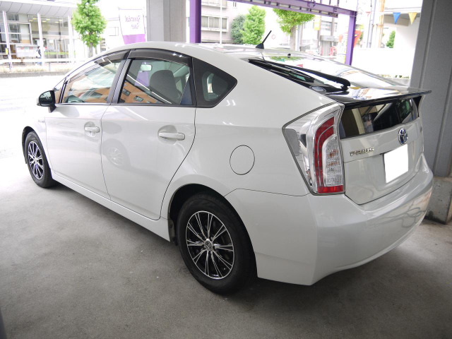 プリウス1.8 S