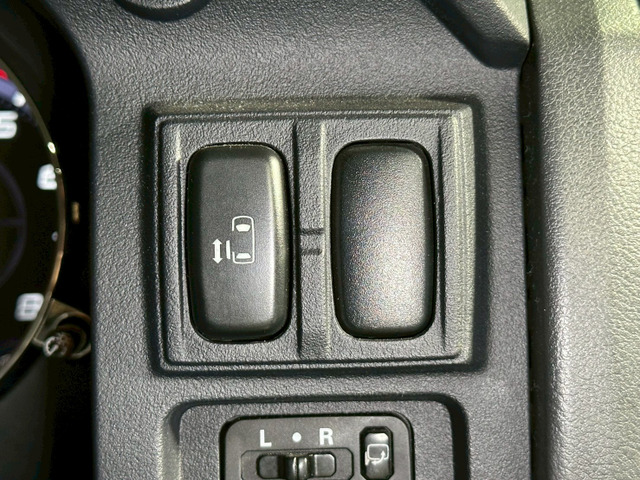 デリカD:52.4 G ナビパッケージ 4WD