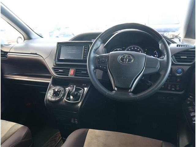 エスクァイアハイブリッド1.8 Gi