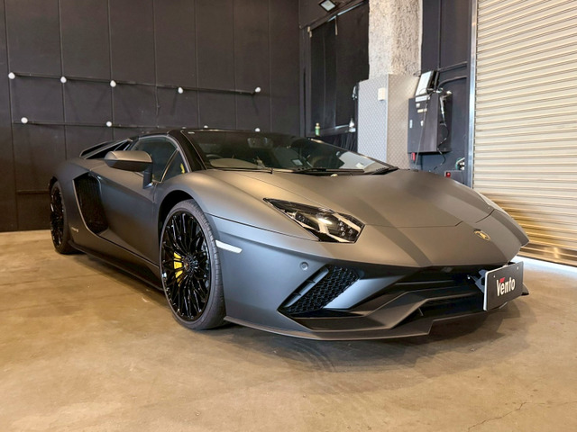 アヴェンタドールロードスター