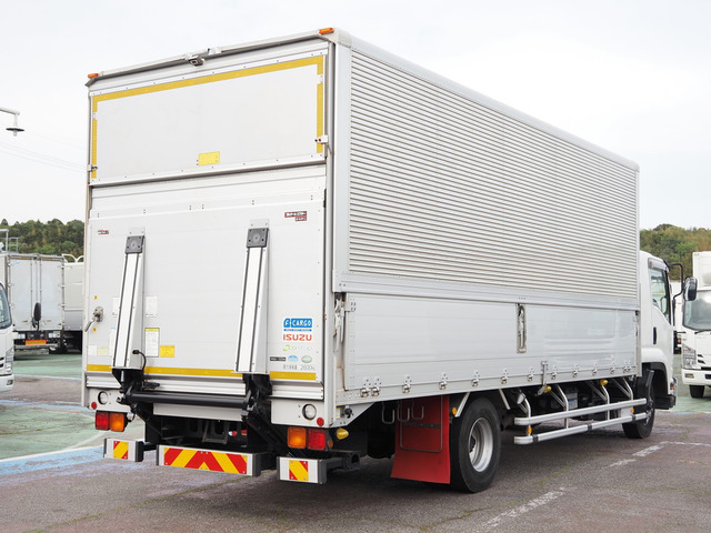 フォワードウィング