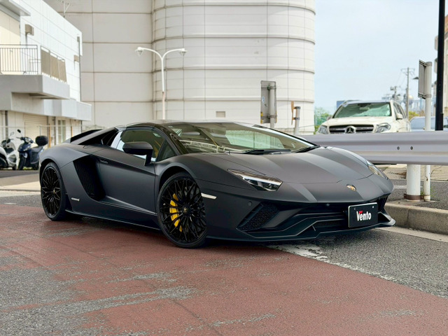 アヴェンタドールロードスター