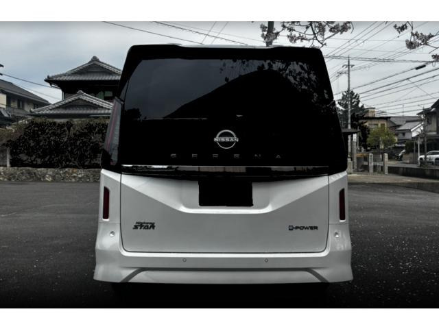 セレナ1.4 e-POWER ハイウェイスターV