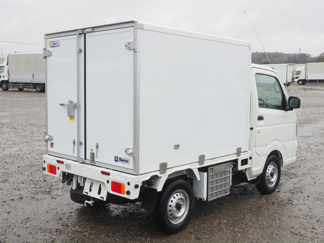 キャリイ冷蔵冷凍車