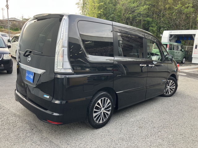 セレナ2.0 ハイウェイスター Vセレクション+Safety S-HYBRID