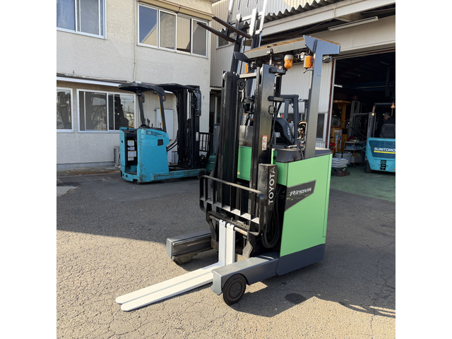 トヨタL&amp;F電動フォークリフト
