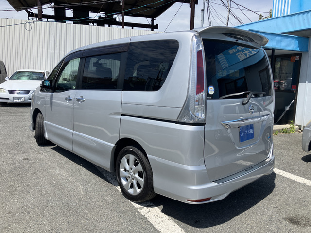 セレナ2.0 ハイウェイスター Vセレクション