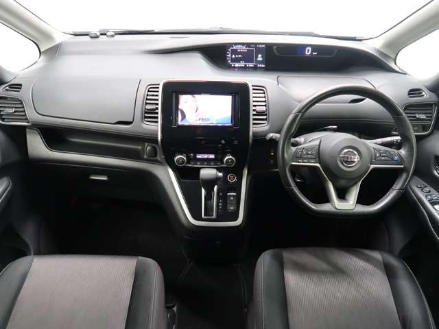 セレナ2.0 ハイウェイスター Vセレクション 4WD