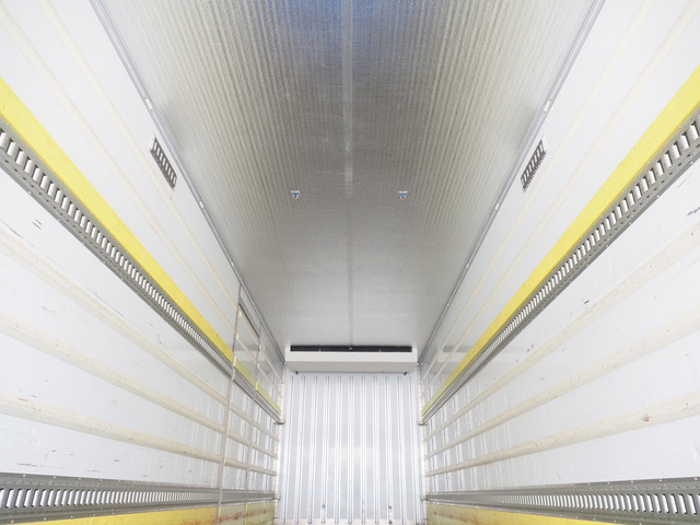 プロフィア冷凍冷蔵車