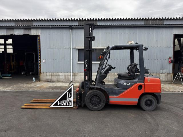 トヨタL&amp;F(トヨタ) エンジンフォークリフト　18770 中古車画像