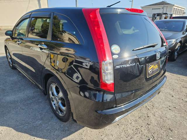 ストリーム1.8 RSZ