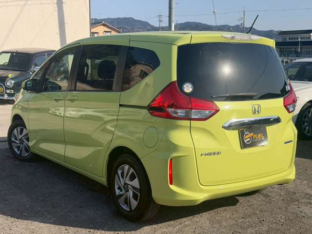 フリードハイブリッド