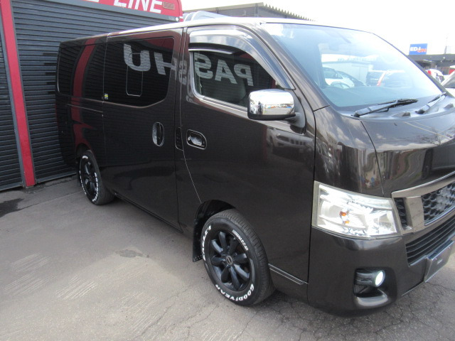 NV350キャラバン2.5 プレミアムGX ロング クロムギアパッケージ バージョンブラック ディーゼル 4WD