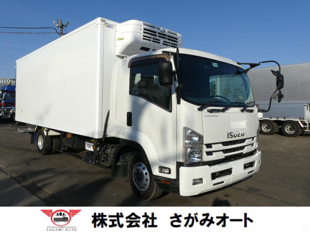 フォワード冷蔵冷凍車