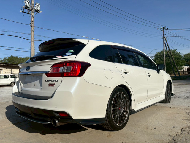 レヴォーグ2.0 STI スポーツ アイサイト ブラック セレクション 4WD