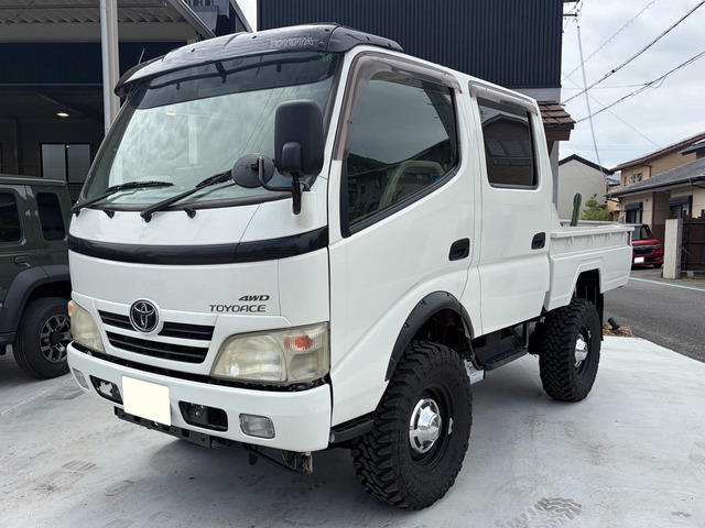 トヨエース2.5 ダブルキャブ 低床 ディーゼル 4WD
