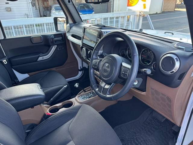 ラングラーアンリミテッド サハラ 3.6L 4WD