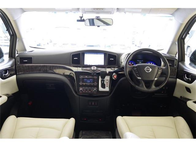 エルグランド2.5 250ハイウェイスターS ホワイトレザー アーバンクロム