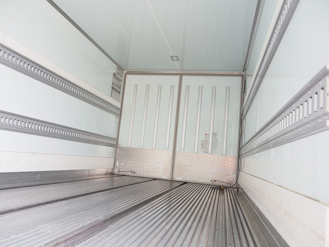 レンジャー冷蔵冷凍車