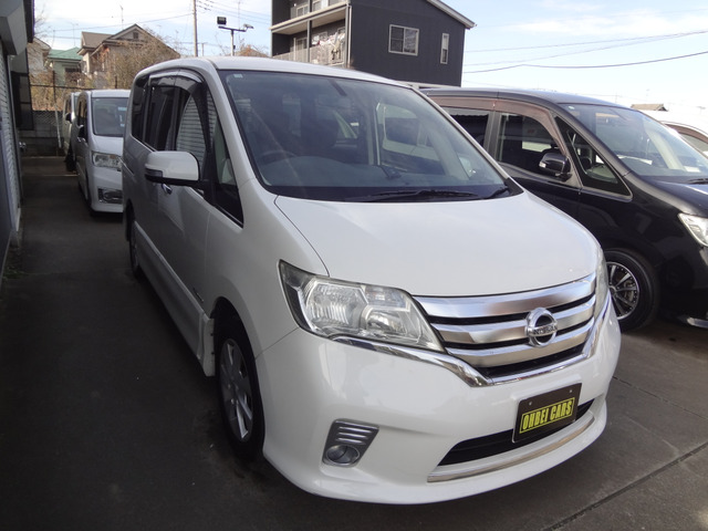 セレナ2.0 ハイウェイスター S-HYBRID