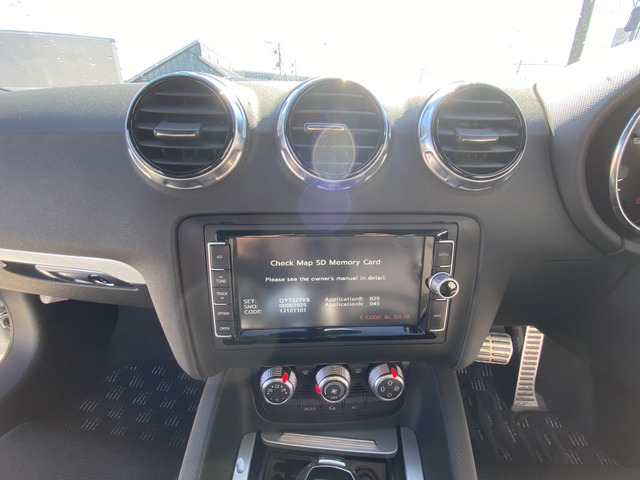 TTクーペ2.0 TFSI クワトロ 4WD