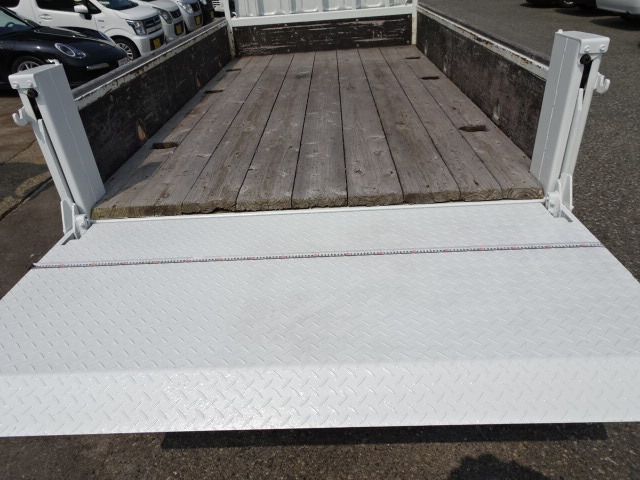 �S�Ᏸ11�� �ב������A����330cm ��178cm ����35cm �ב����B ���t�b�N�L��B �A�I���l���L��B �A�����A���A�T�T�N�����L��܂��B �����N���ɂ��Ă��Y��ł��B�H�����ݖ����B