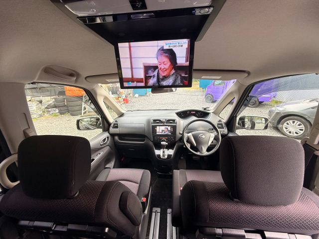 セレナ2.0 ハイウェイスター S-HYBRID
