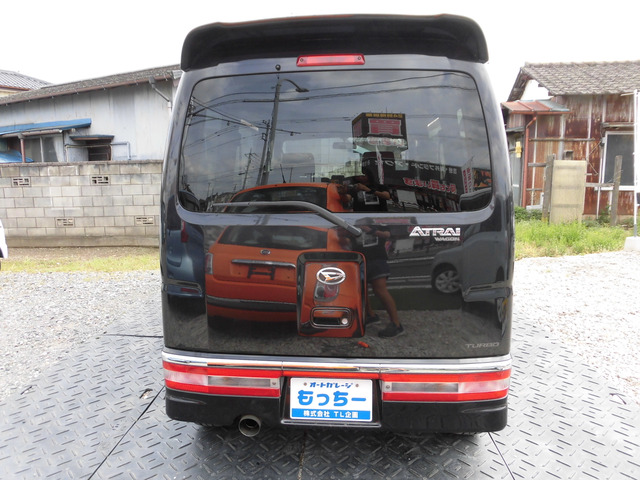 マフラーカッターがレーシーです。