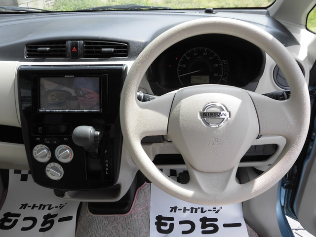 ステアリングの擦れ等も見受けられません。