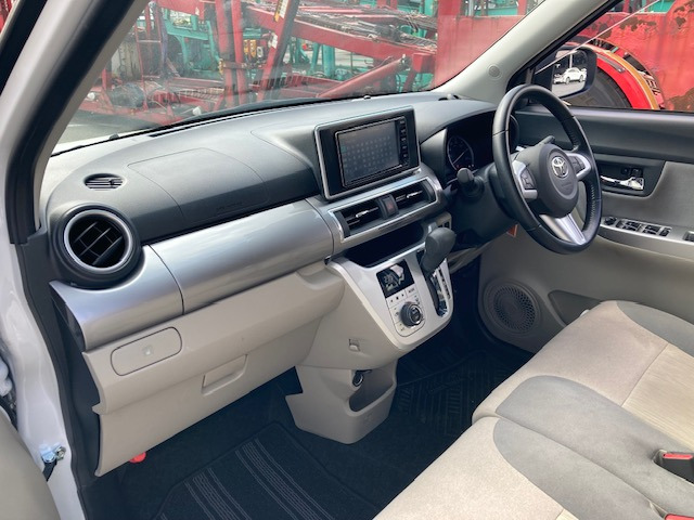 AT  AAC  PS  PW  ABS  �G�A�o�b�O  AW  NAVI ���s33.500km  ETC   �X�}�[�g�L�[