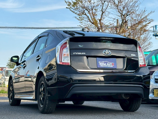 プリウス1.8 S