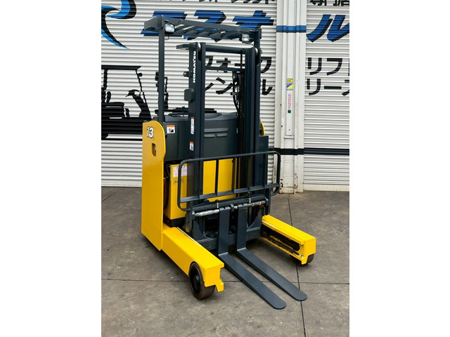 コマツ電動フォークリフト
