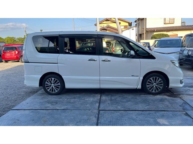 セレナ2.0 ハイウェイスター S-HYBRID