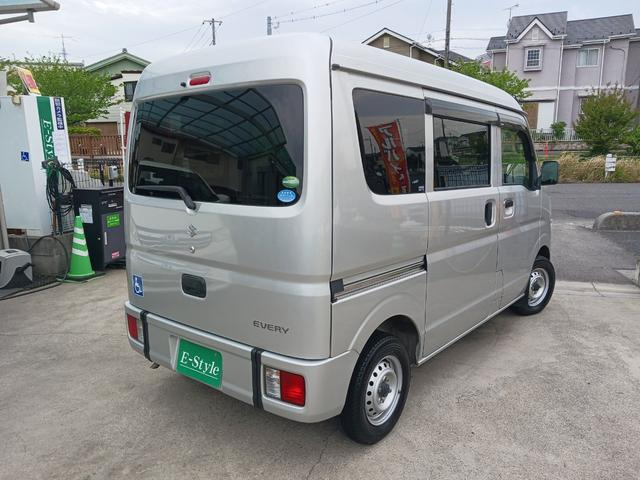 エブリイ