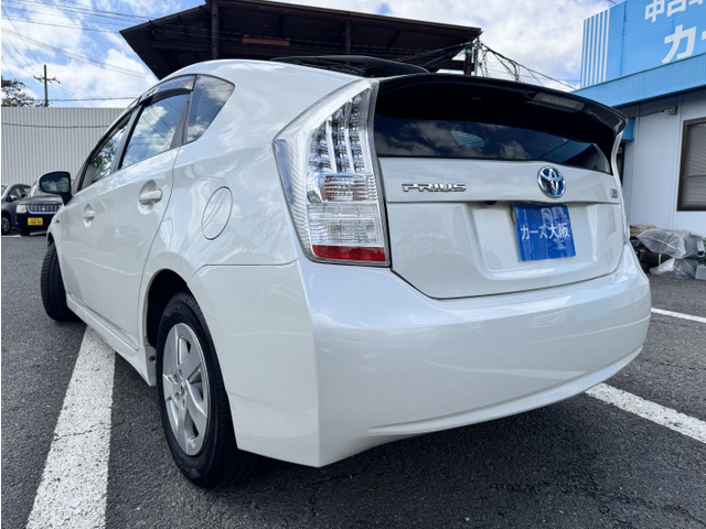 プリウス1.8 S