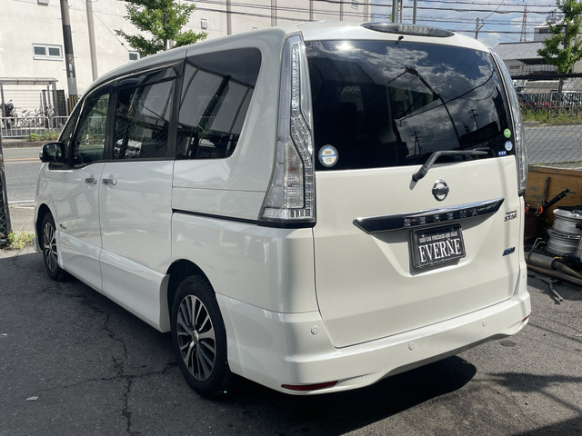 セレナ2.0 ハイウェイスター V エアロモード+Safety II S-HYBRID