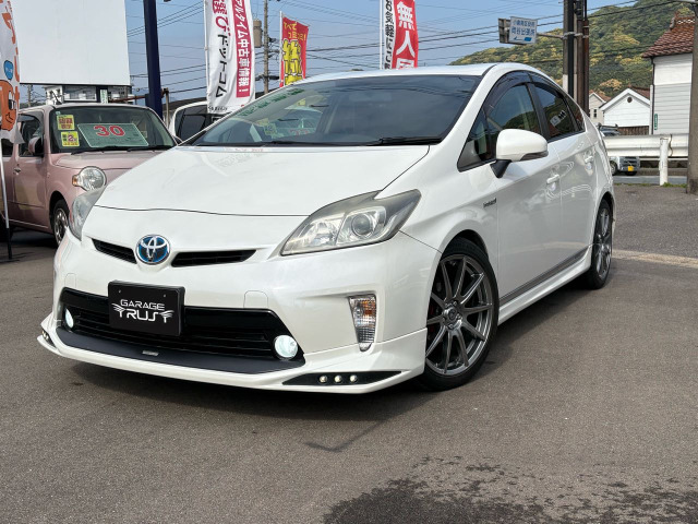 プリウス1.8 S