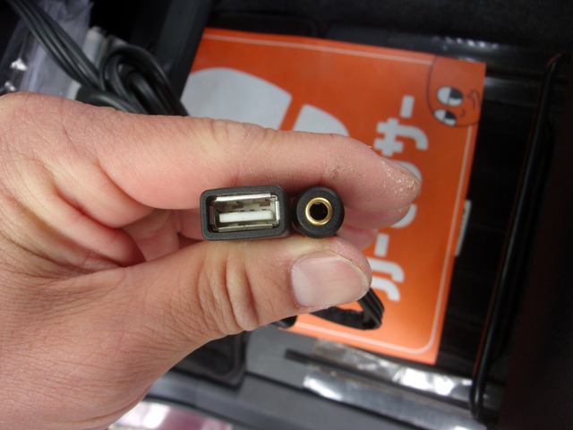 USB�y�уs���W���b�N���́B