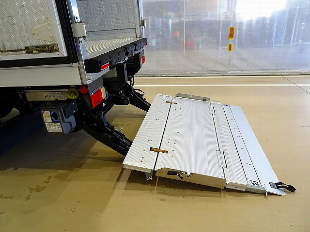 �i�[�Q�[�g 1,000kg �ɓ��J��/CG1001N-B3MRA2 PG�J�[�g�X�g�b�p�[�t ��:124cm ��:179cm ���V���V���A/�׎���PG�L�������R���t
