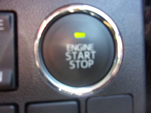 �G���W���X�^�[�g�̓v�b�V�����B