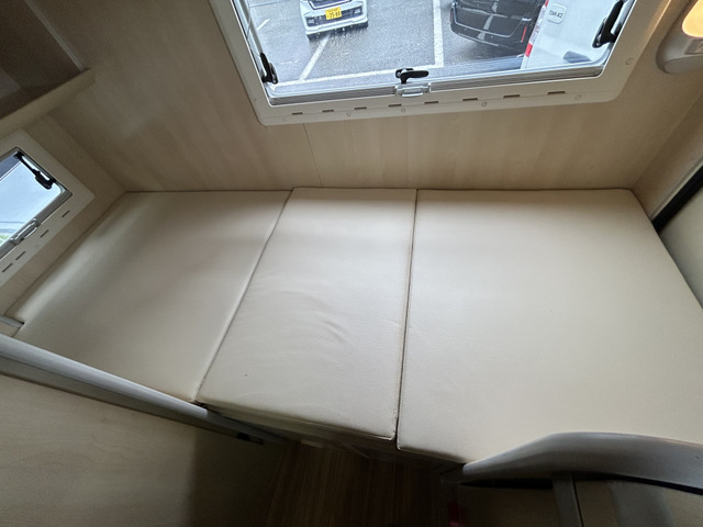 ��i�x�b�h���i�ł�!���@��188cm&times;74cm�ƂȂ��Ă���܂�!