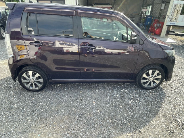 右側面も磨き済みです!車検、レッカー等で不在がちの為ご来店の際には090-5566-1626川崎までご連絡ください(^^♪