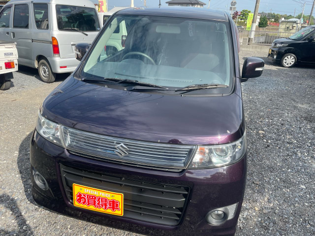 ボンネット部目立つ凹み等ございません!車検、レッカー等で不在がちの為ご来店の際には090-5566-1626川崎までご連絡ください(^^♪