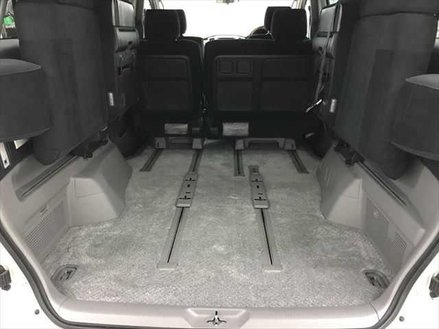 【自社整備工場完備】 自社整備工場を完備しており、納車前は徹底整備後お渡しとなります。自社工場だからこそ時間をかけれる。自社工場だからこそきめ細かい整備を。自社工場だからこそ出来る事があります。